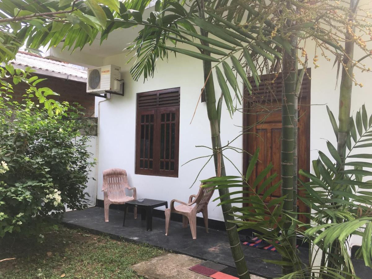 Family Guest House Mirissa Εξωτερικό φωτογραφία