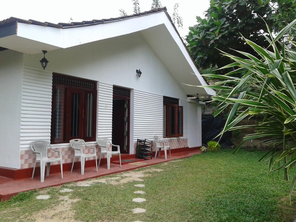 Family Guest House Mirissa Εξωτερικό φωτογραφία