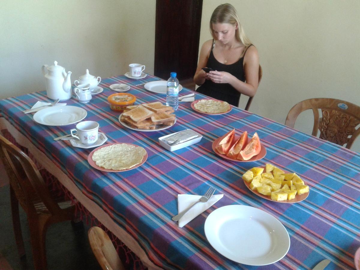 Family Guest House Mirissa Εξωτερικό φωτογραφία